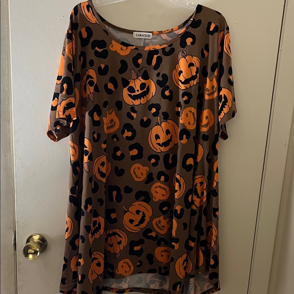 NWOT Halloween Pumpkin Print Tunic Top